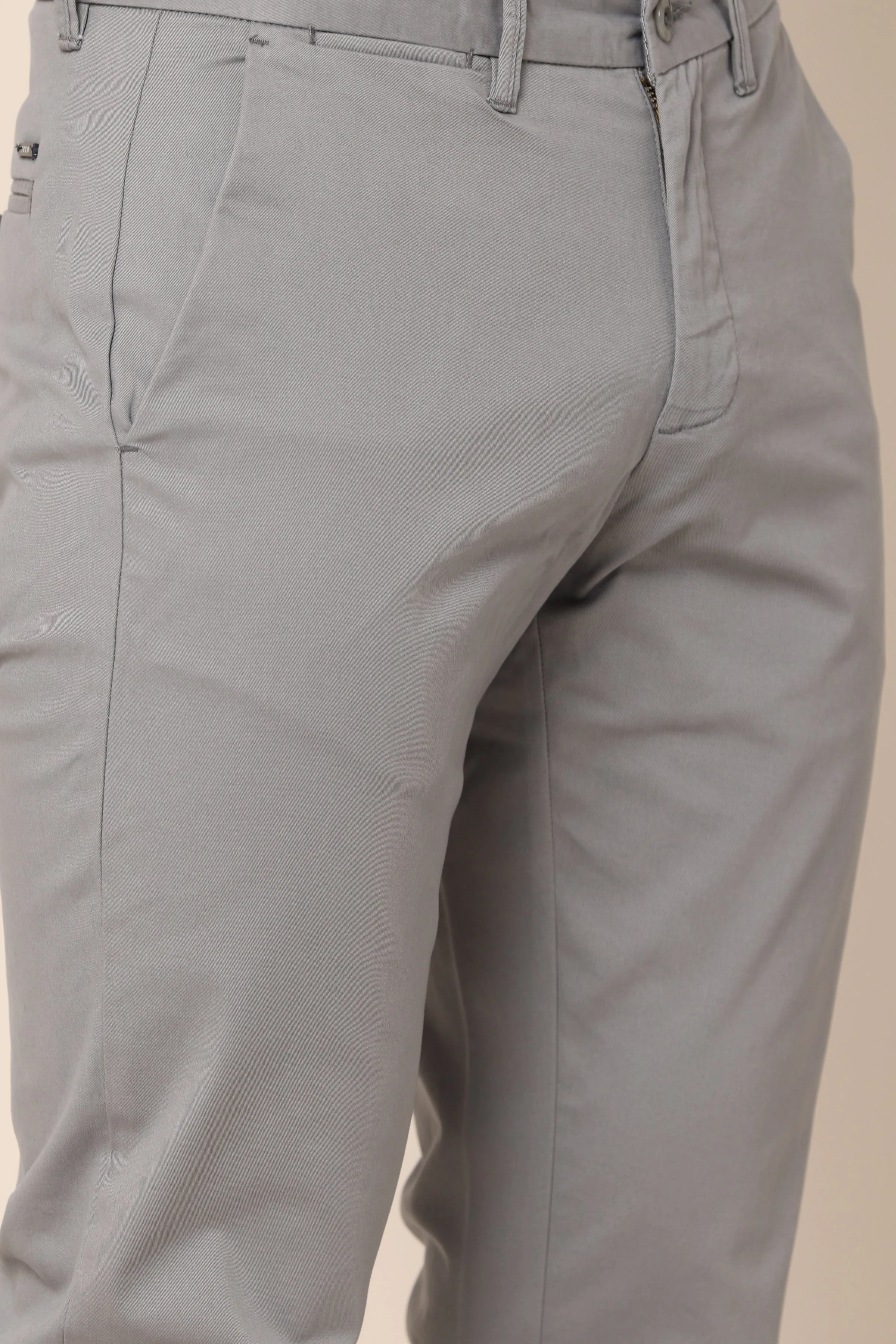 Grey Slim-Fit Trousers for Men's