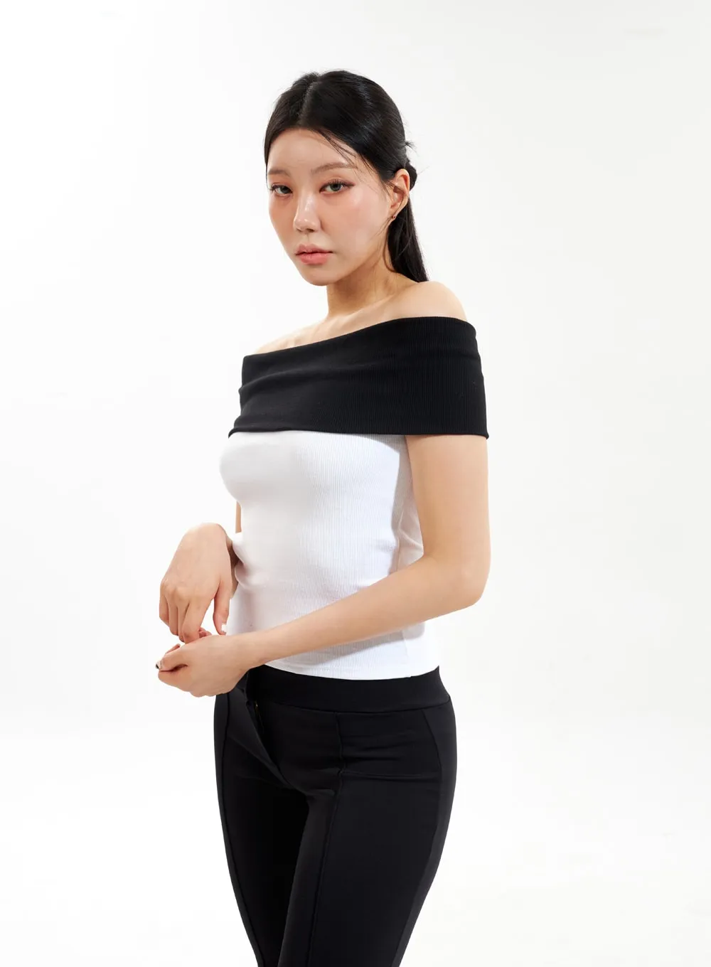 Off-Shoulder Ribbed Top IU312