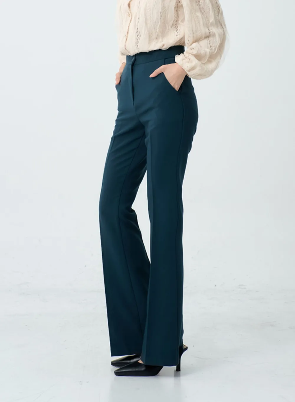 Slim Bootcut Tailored Pants IO18