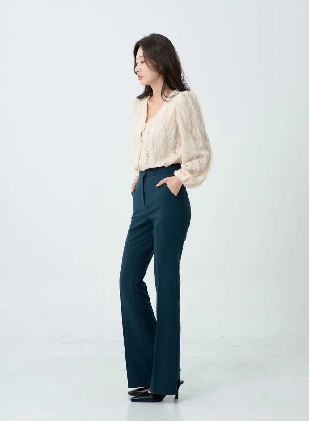 Slim Bootcut Tailored Pants IO18