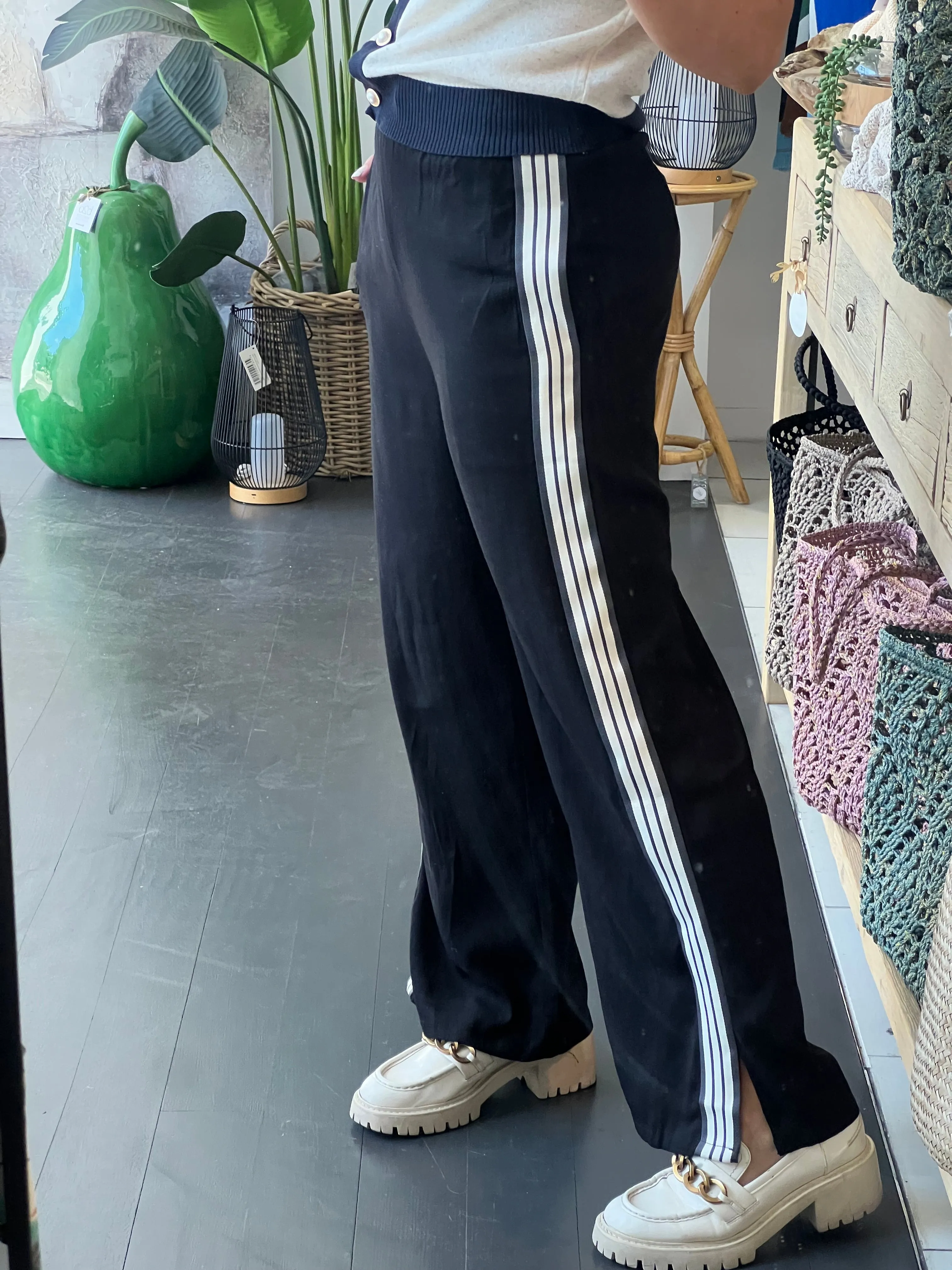 Stripe Lounge Pants- black