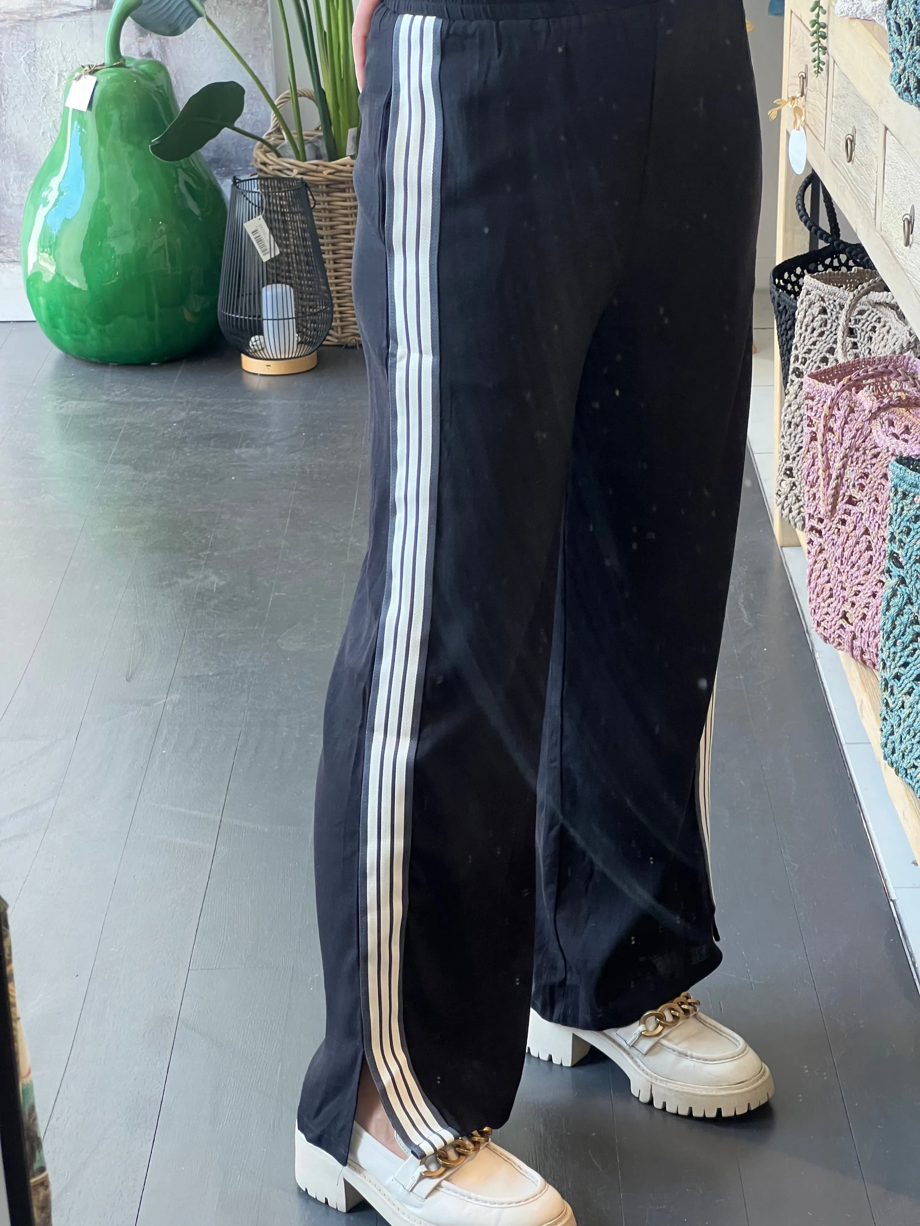 Stripe Lounge Pants- black