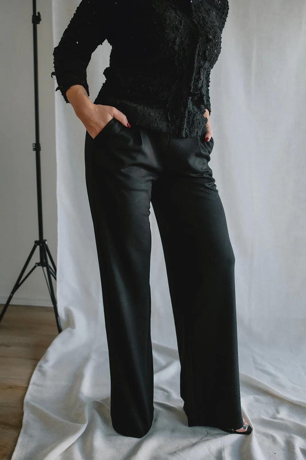 The Rizetta Wide Leg Trouser - Black - PLUS