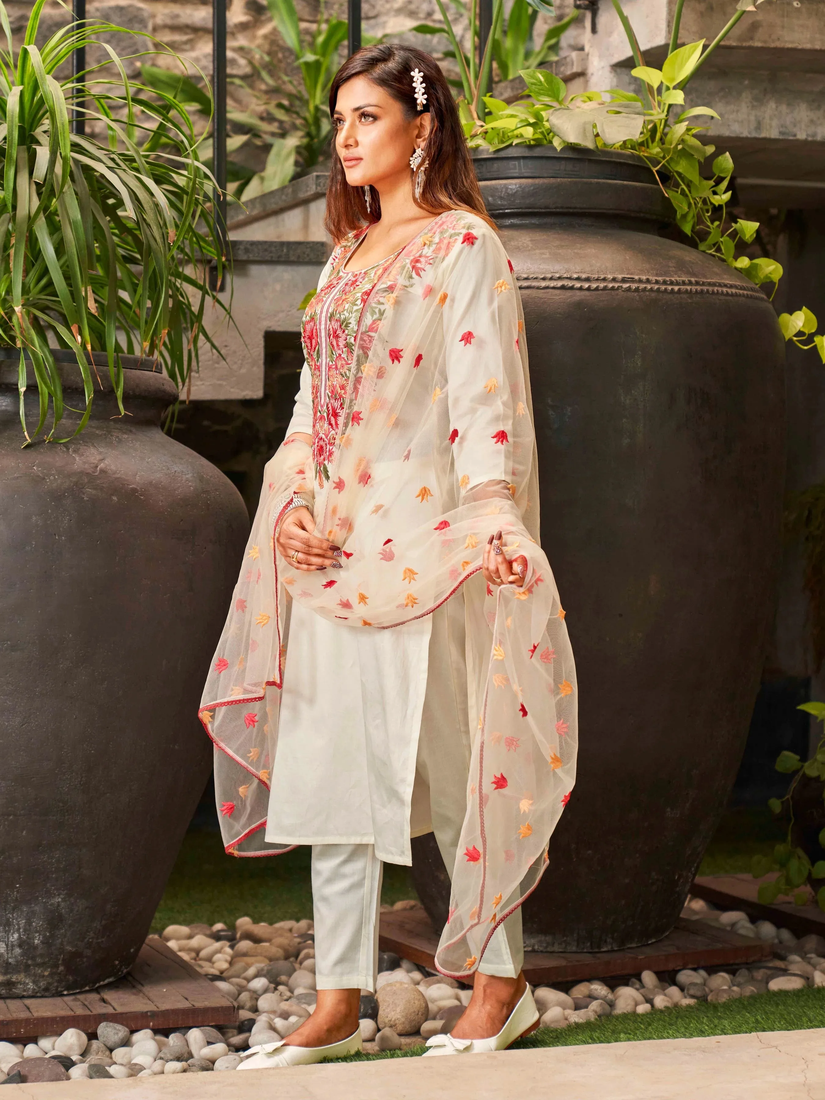 White Cotton Blend Floral Embroidered Straight Shape Suit Set with Dupatta